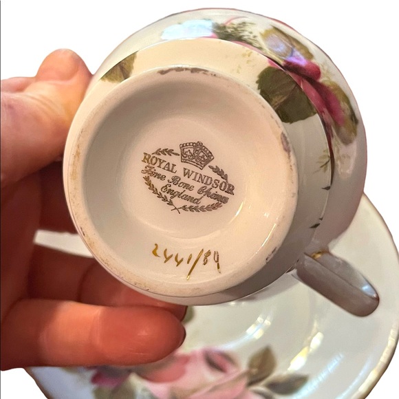 Vintage Royal Windsor Tea cup and saucer pink roses flower floral set bone china - Picture 7 of 8